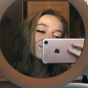 Meet your Posher, Kareen